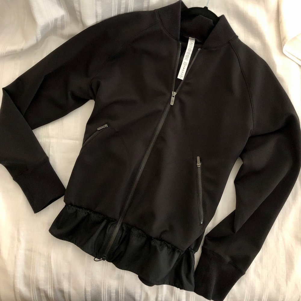 Lululemon NWOT Black Jacket Size L